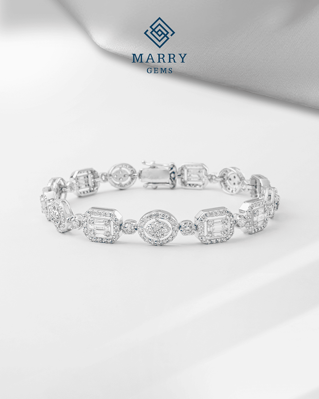 สร้อยข้อมือ bracelet